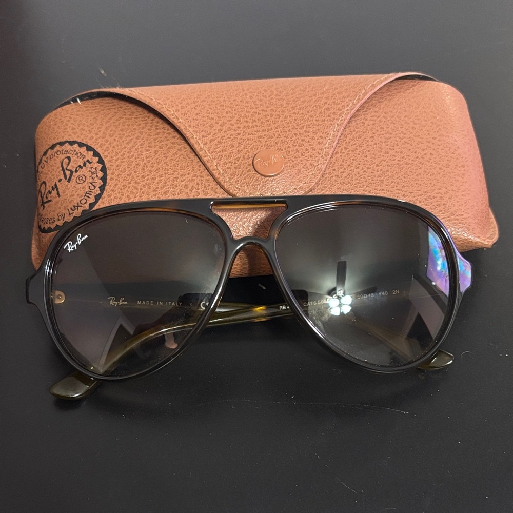 Ray-Ban Black Aviator Sunglasses with Brown Case